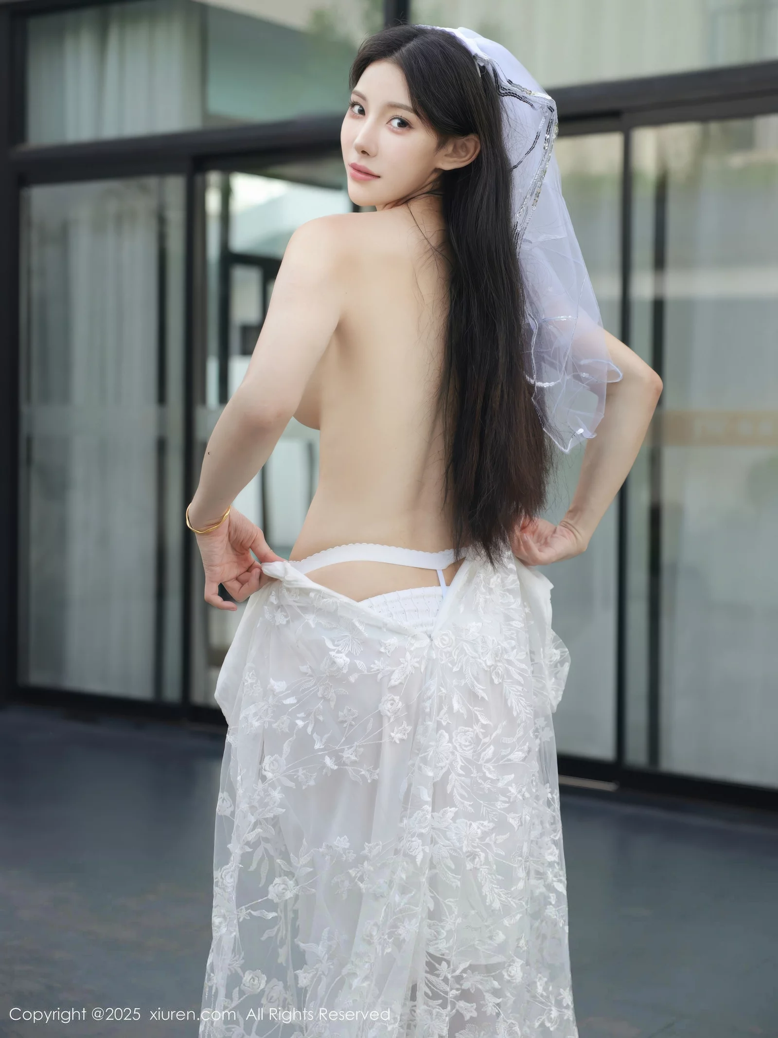 秀人集.com_[XiuRen秀人网]No.10661_模特梨霜儿性感低胸白色婚纱配白色丝袜秀丰腴身材完美诱惑写真82P
