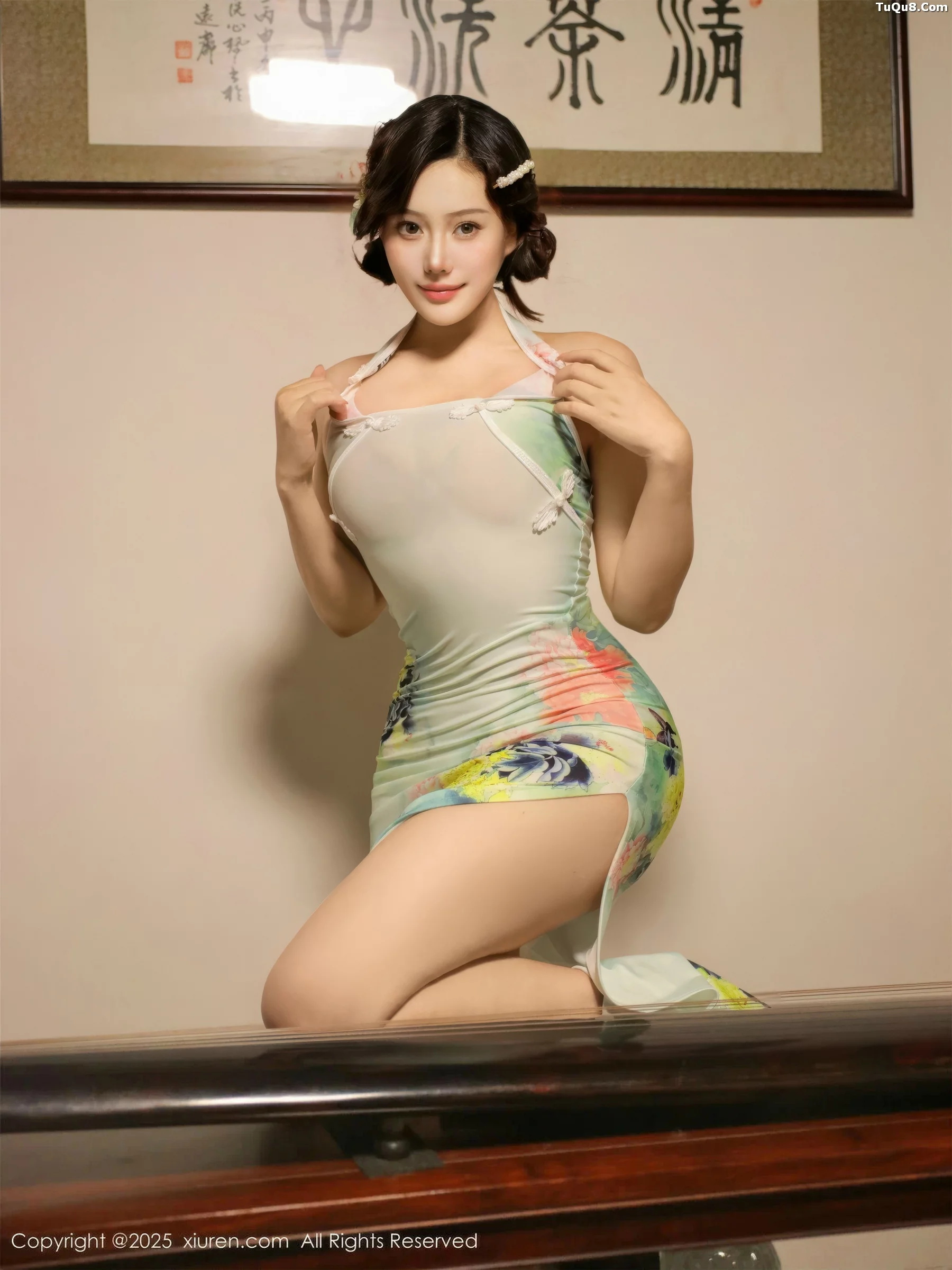 秀人集.com_[XiuRen秀人网]No.10749_新人模特莉莉安娜o性感绿色旗袍配超薄肉丝秀丰满身材诱惑写真73P
