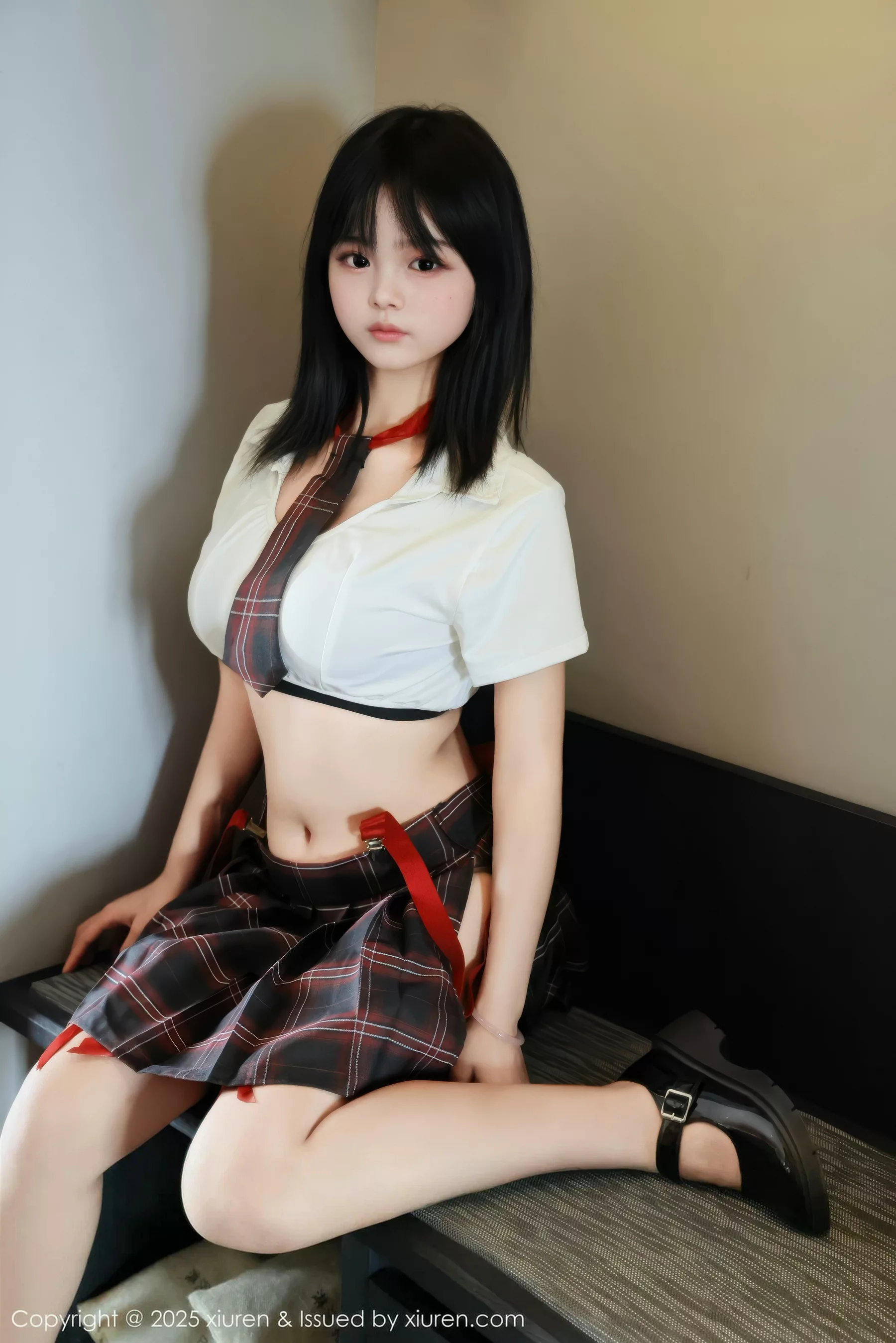 秀人集.com_[XiuRen秀人网]No.10774_模特小泠性感短款上衣露黑色内衣配格子裙秀丰满身材诱惑写真58P