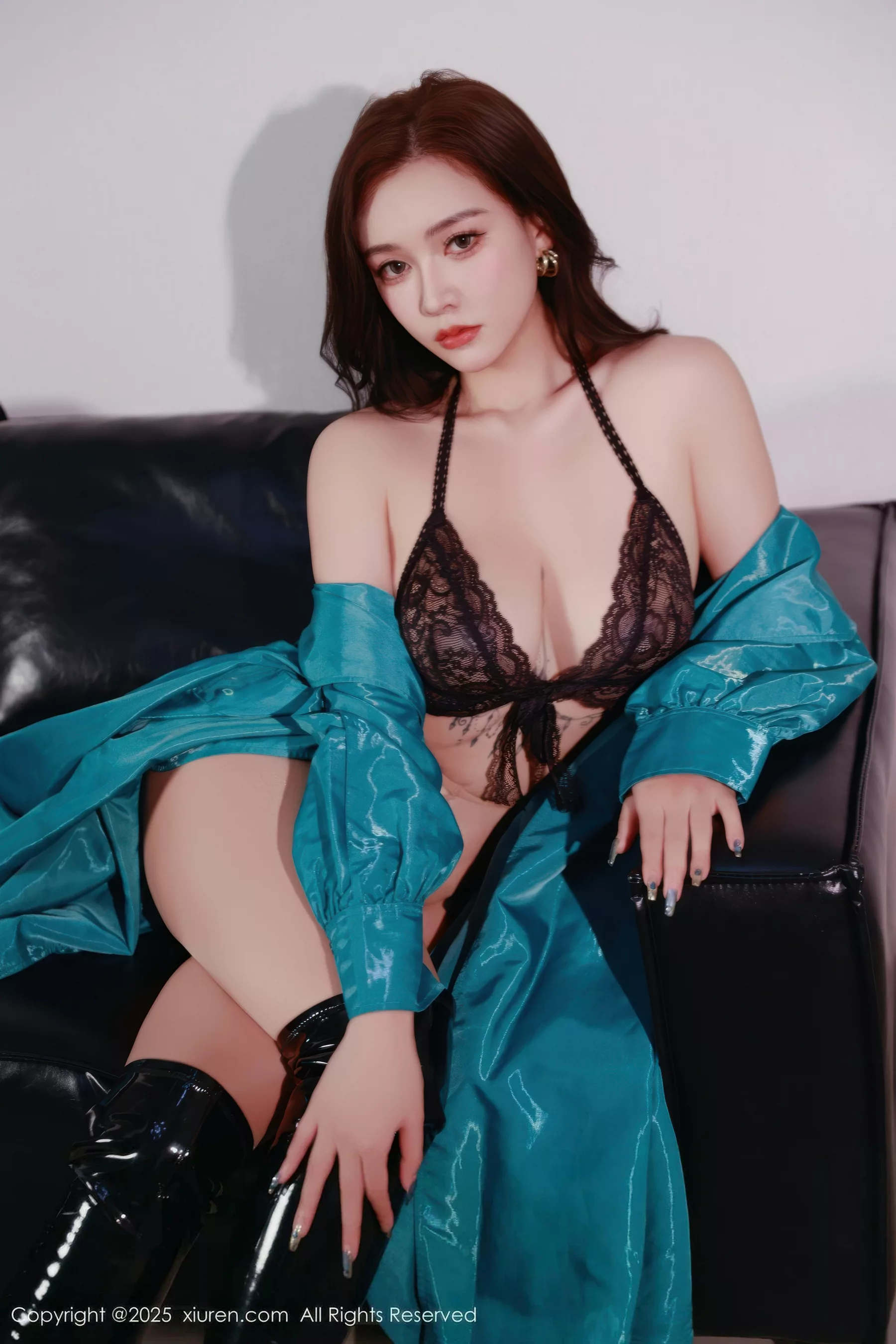 秀人集.com_[XiuRen秀人网]No.10776_模特娜比性感蓝色风衣露黑色蕾丝情趣内衣秀凹凸身材诱惑写真82P