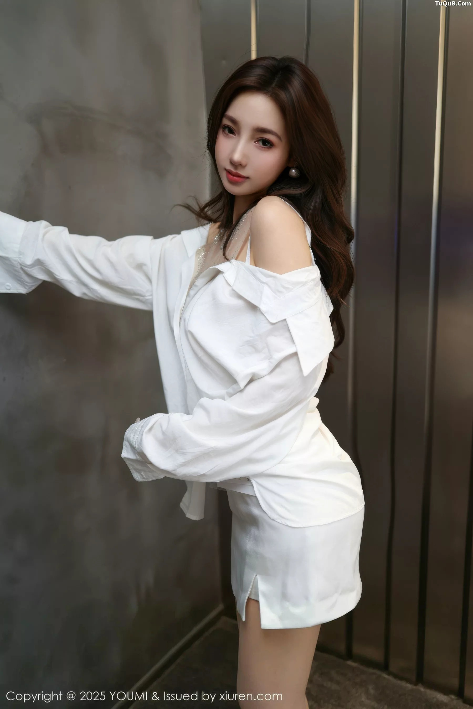 秀人集.com_[YouMi尤蜜荟]Vol.1177_模特Twins-桃桃性感白色连衣短裙配白色丝袜秀曼妙身姿诱惑写真76P