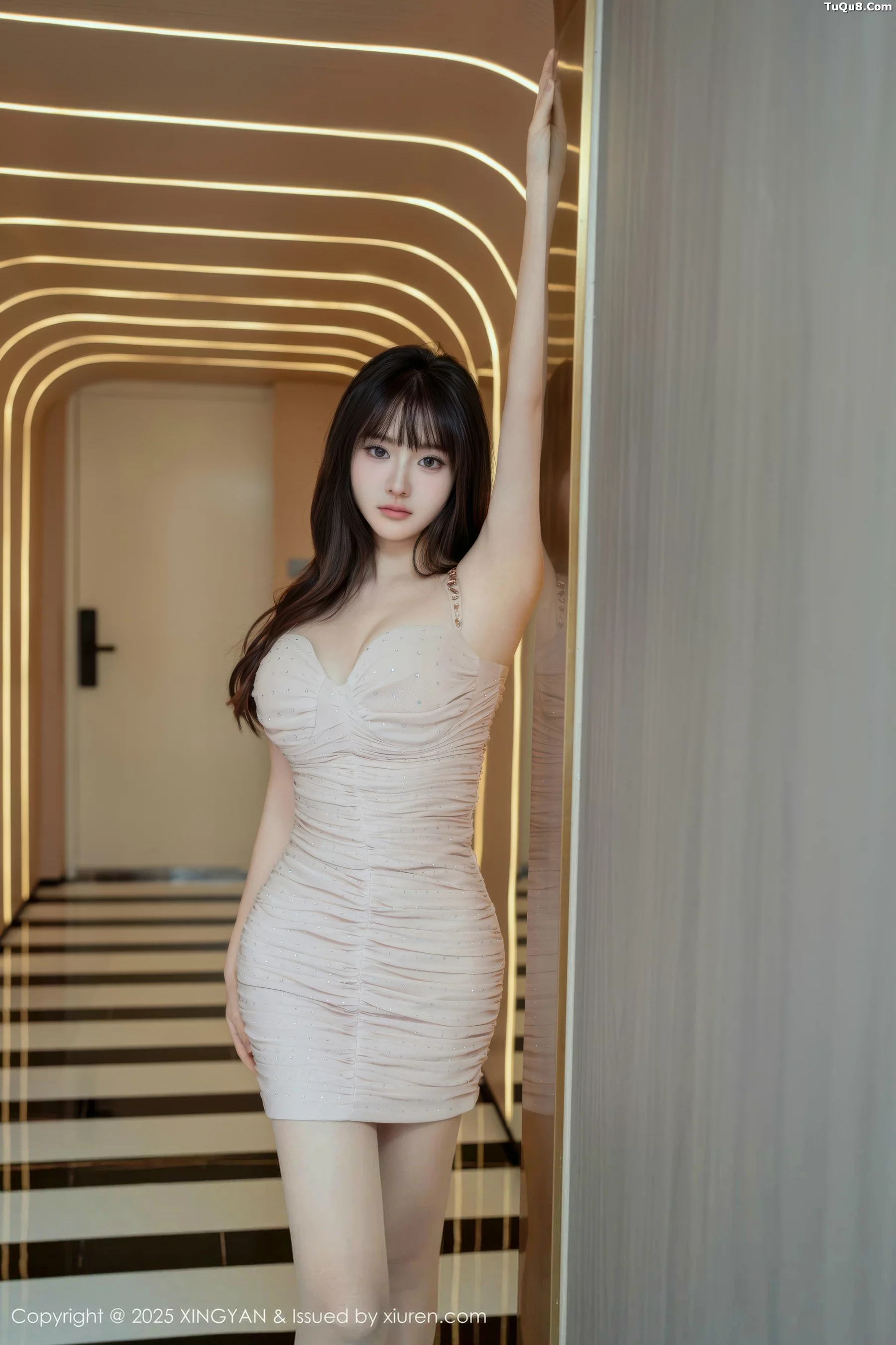 秀人集.com_[XINGYAN星颜社]VOL.424_模特沈南汐RuRu粉色连衣短裙+黑色薄纱服饰秀美腿诱惑写真71P