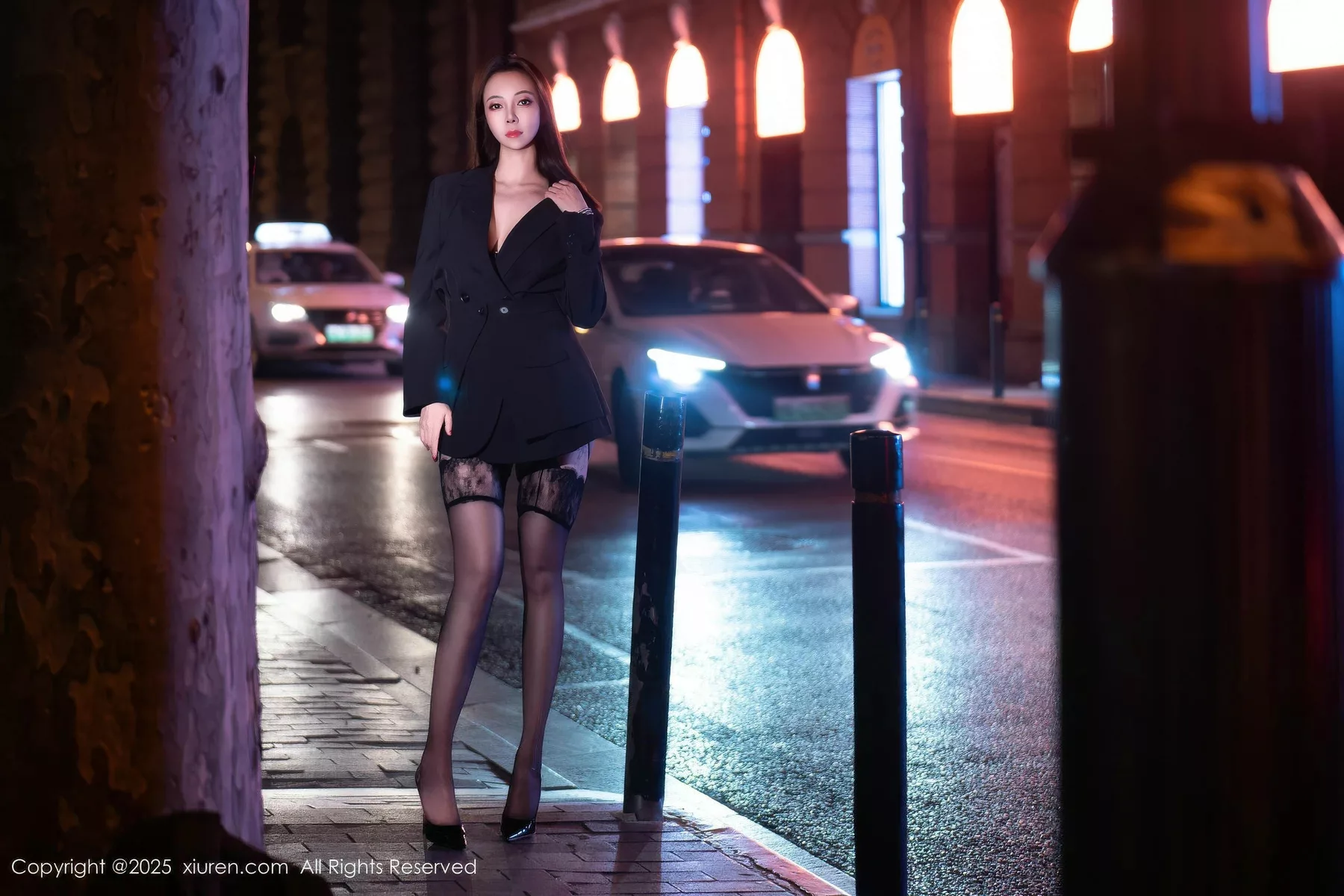 秀人集.com_[XiuRen秀人网]No.10899_御姐果儿Victoria性感黑色皮质情趣服饰配黑丝吊袜极致魅惑写真72P