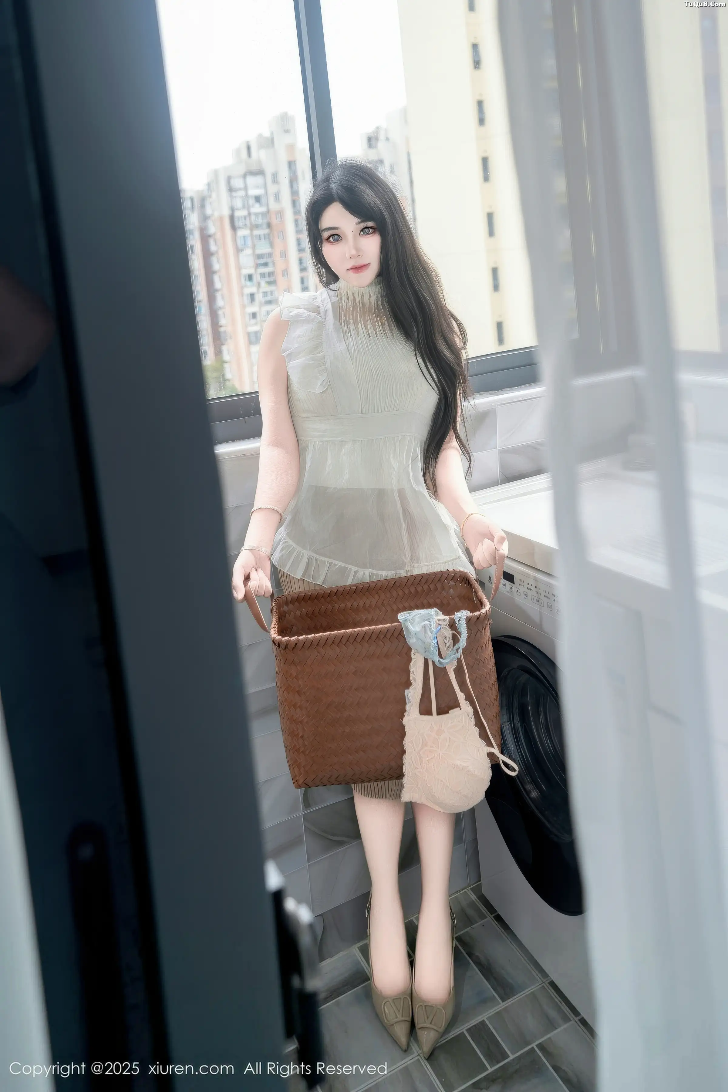 秀人集.com_[XiuRen秀人网]No.11010_模特汐汐爱吃草莓性感薄纱露原色内衣秀完美身材迷人诱惑写真83P