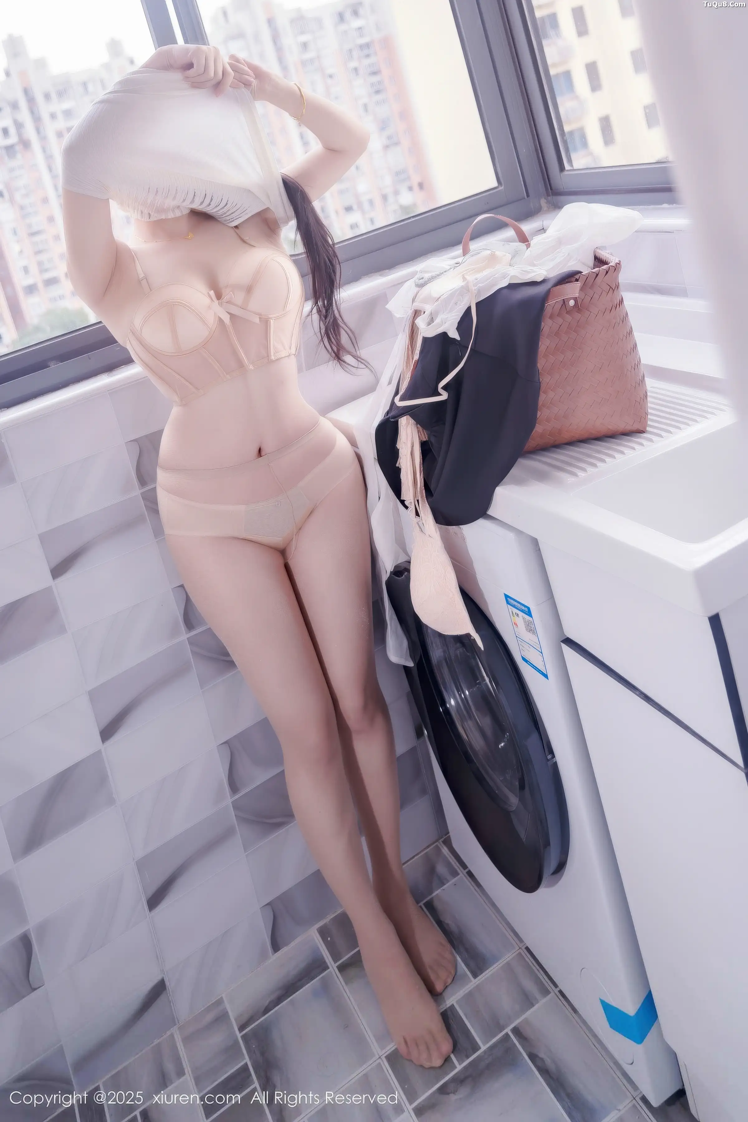 秀人集.com_[XiuRen秀人网]No.11010_模特汐汐爱吃草莓性感薄纱露原色内衣秀完美身材迷人诱惑写真83P